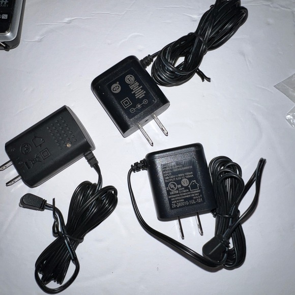 AT&T CL82213‎ Cordless Phone System & Handsets LOT FOR PARTS - Picture 7 of 11